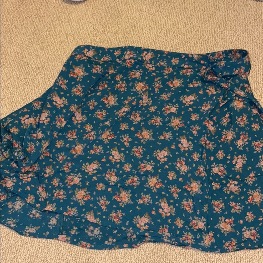 ⭐️BRAND NEW⭐️AE skirt